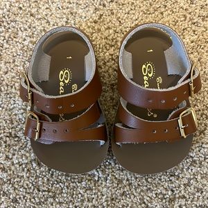 Sun San sea wees sandals.